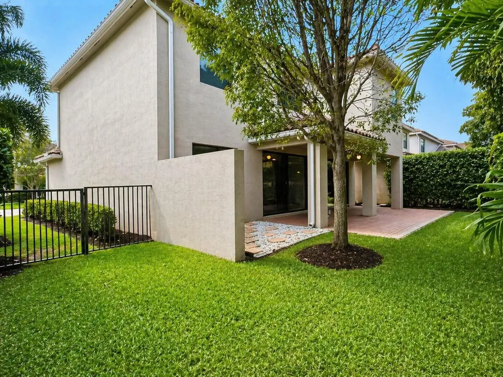 8079 Snowflake Obsidian Trail Delray Beach FL 33446