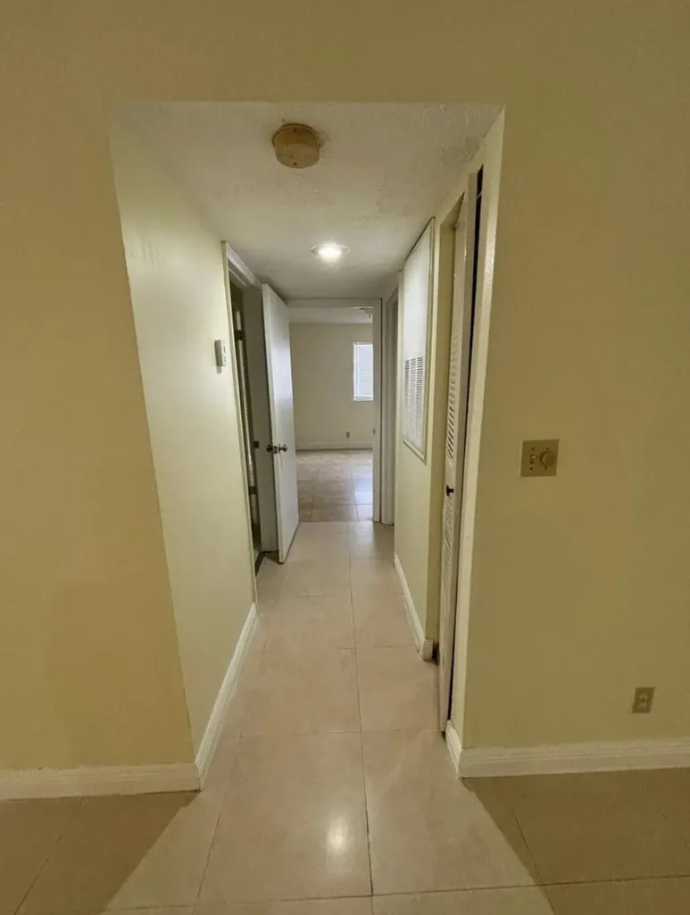 2796 S University Drive Davie FL 33328