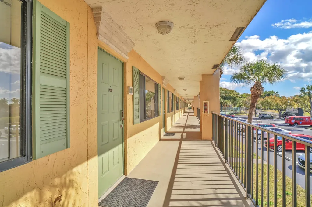 1423 Meadows Circle W Boynton Beach FL 33436