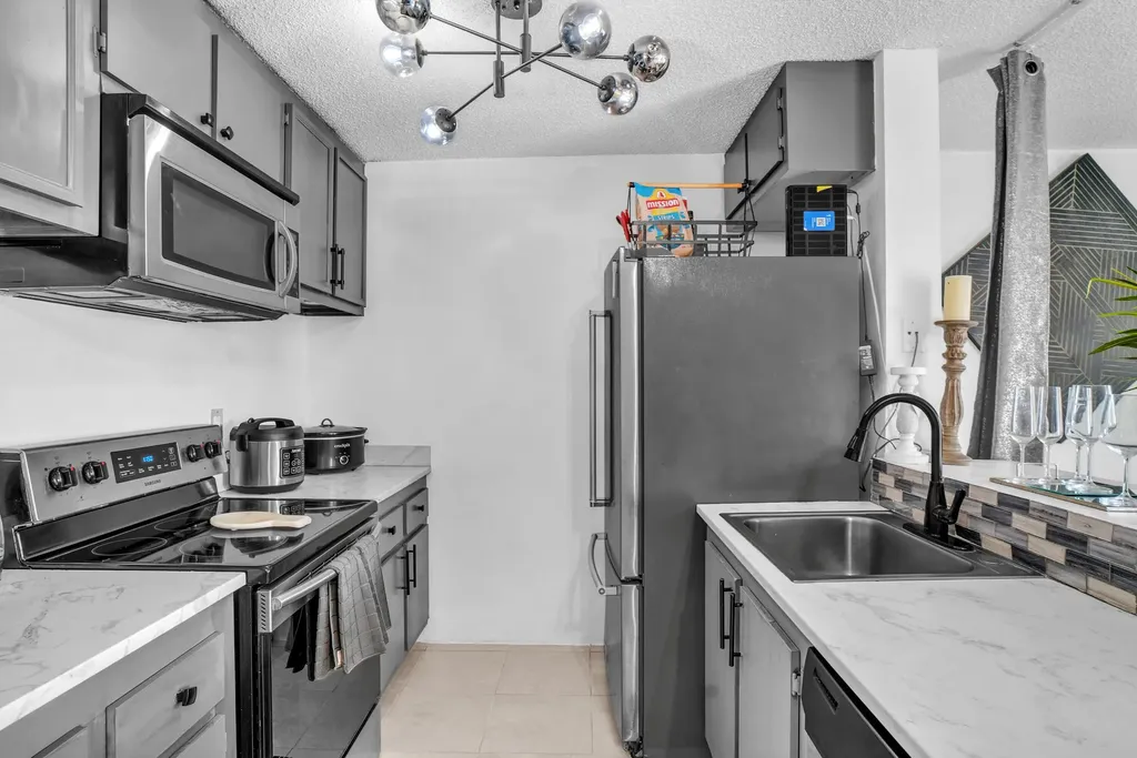 1423 Meadows Circle W Boynton Beach FL 33436