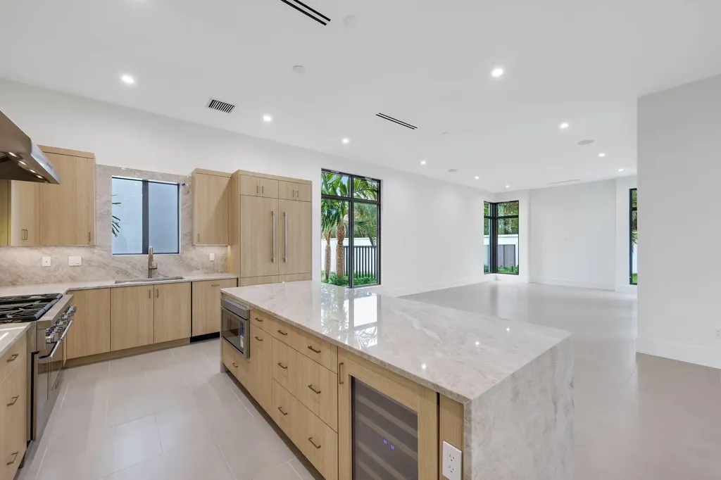 16702 Mosaic Place Delray Beach FL 33446