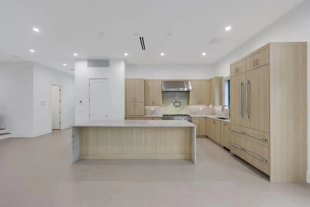 16702 Mosaic Place Delray Beach FL 33446