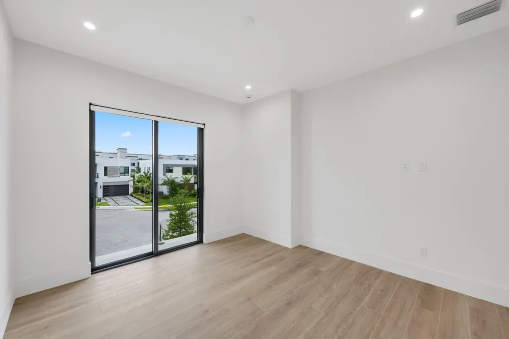 16702 Mosaic Place Delray Beach FL 33446