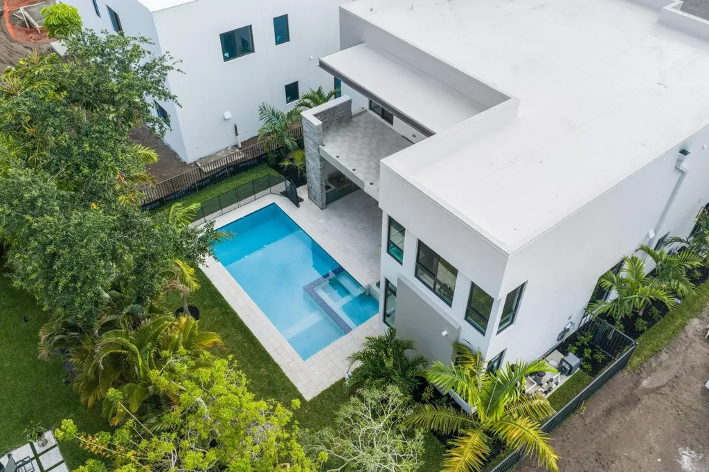 16702 Mosaic Place Delray Beach FL 33446