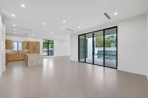 16702 Mosaic Place Delray Beach FL 33446
