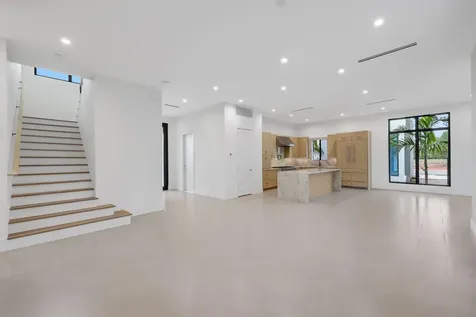 16702 Mosaic Place Delray Beach FL 33446
