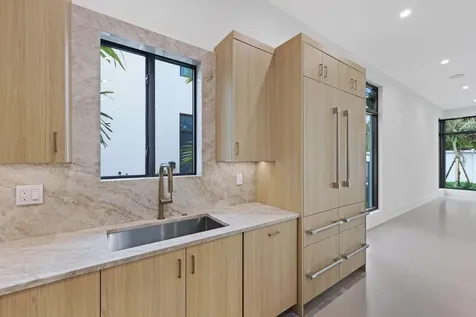 16702 Mosaic Place Delray Beach FL 33446