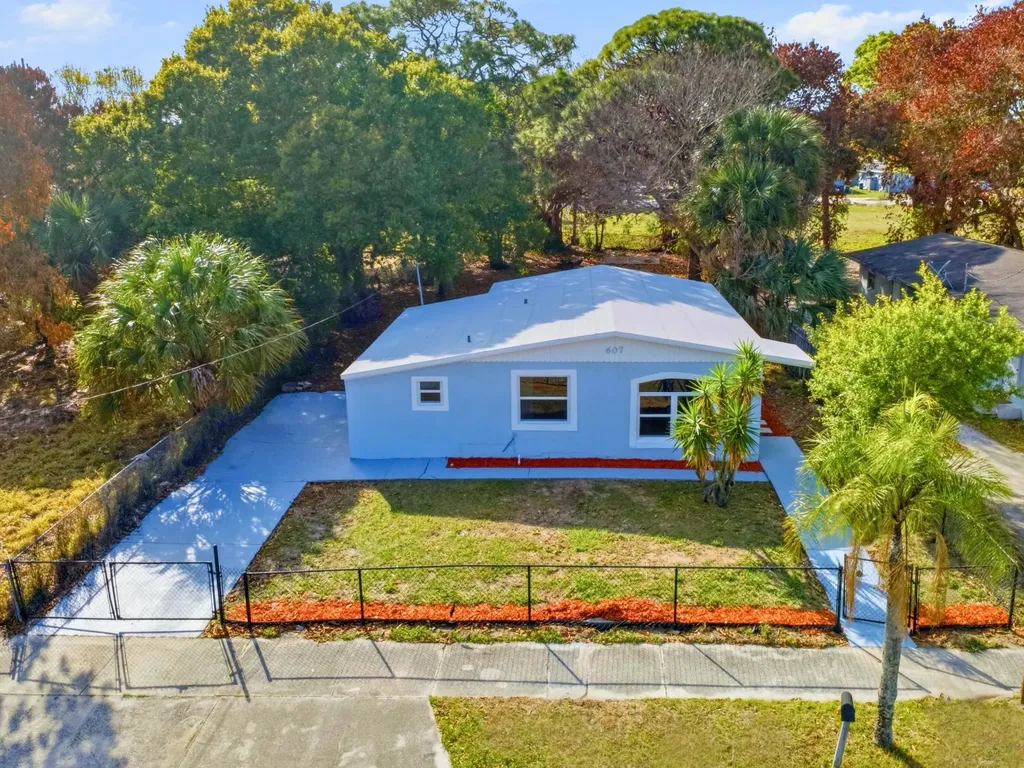 607 N 19th Street Fort Pierce FL 34950