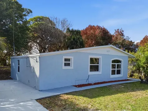 607 N 19th Street Fort Pierce FL 34950