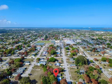 607 N 19th Street Fort Pierce FL 34950