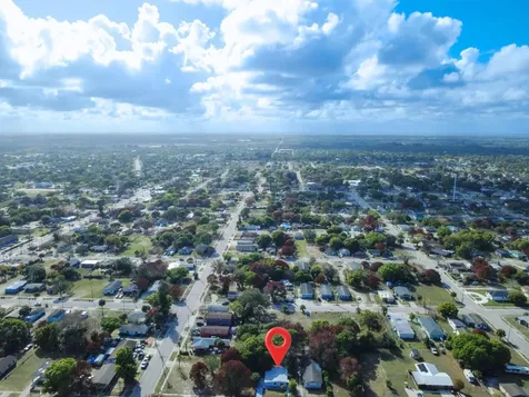 607 N 19th Street Fort Pierce FL 34950