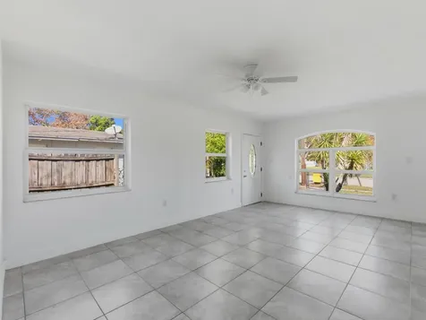 607 N 19th Street Fort Pierce FL 34950