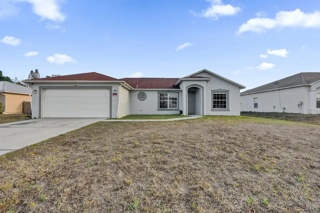 1020 SW Barbarosa Avenue Port St Lucie FL 34953