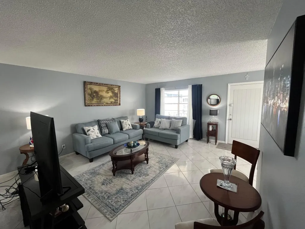 897 Flanders S Delray Beach FL 33484