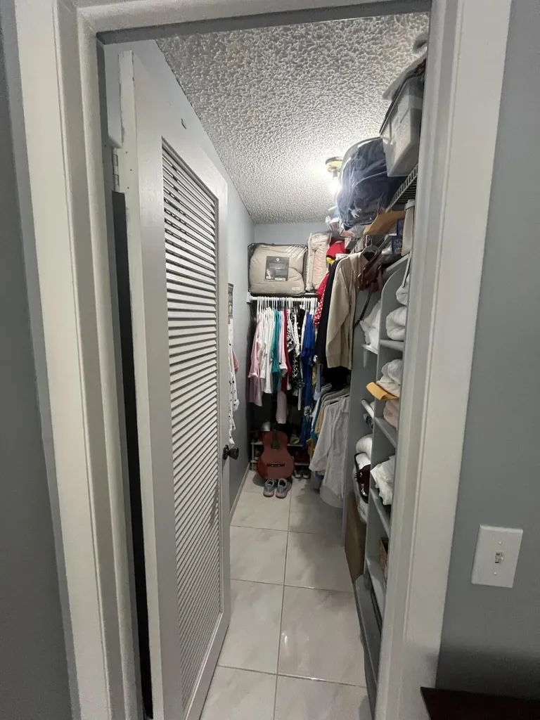 897 Flanders S Delray Beach FL 33484
