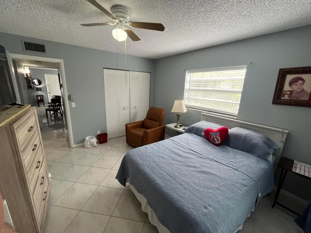897 Flanders S Delray Beach FL 33484