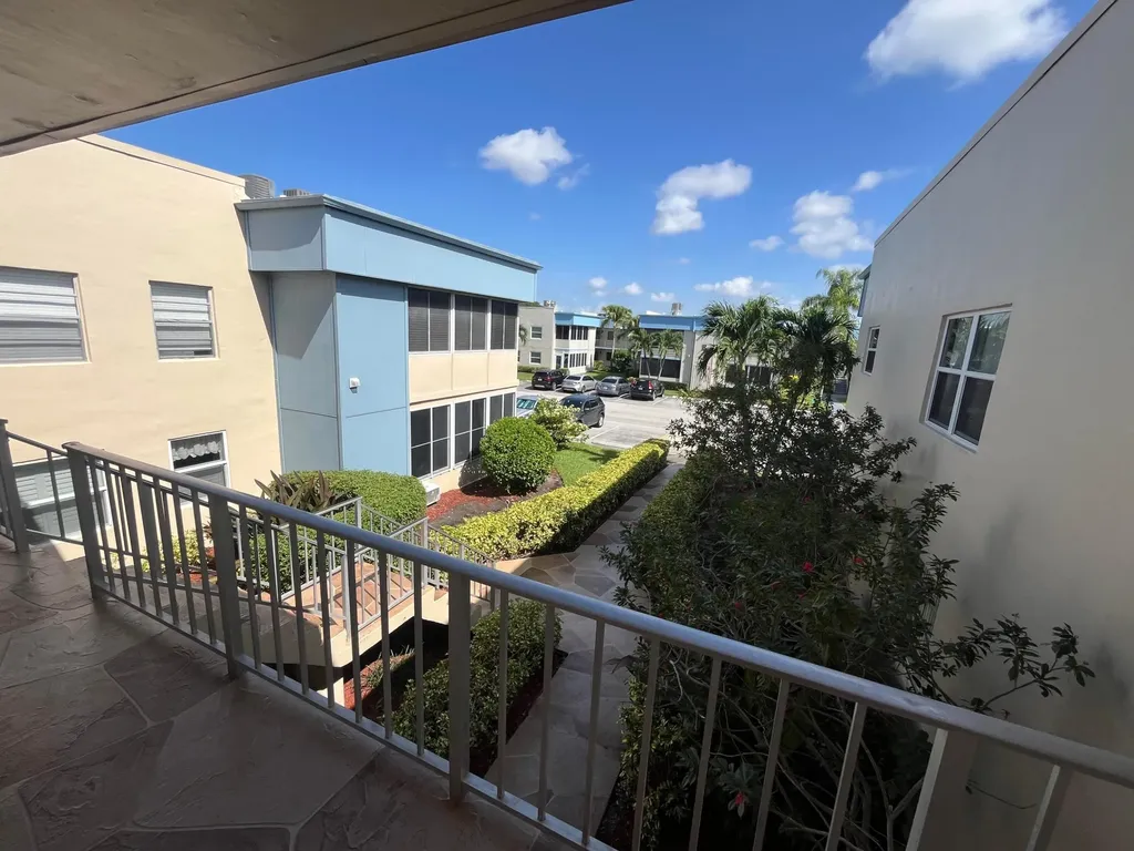 897 Flanders S Delray Beach FL 33484