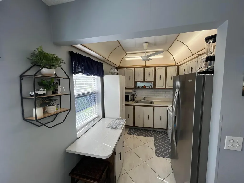 897 Flanders S Delray Beach FL 33484
