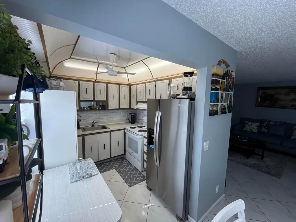 897 Flanders S Delray Beach FL 33484