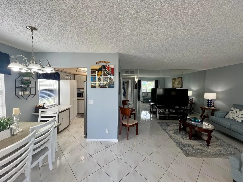 897 Flanders S Delray Beach FL 33484