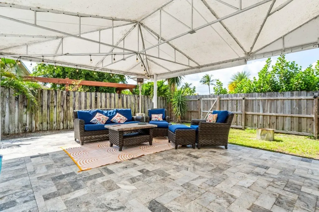1352 Wyndcliff Drive Wellington FL 33414