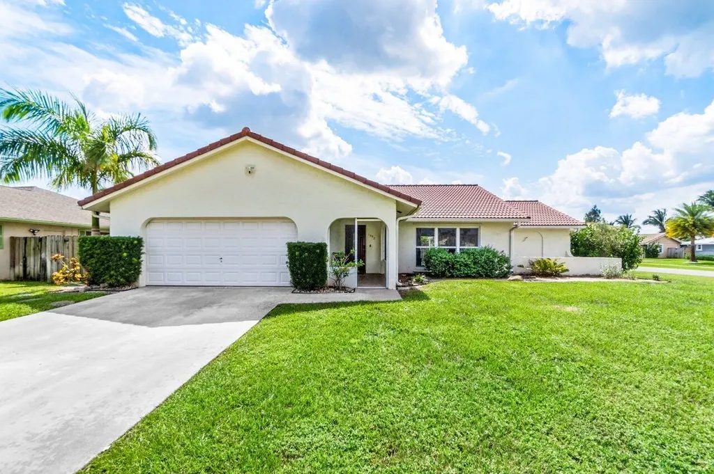 1352 Wyndcliff Drive Wellington FL 33414