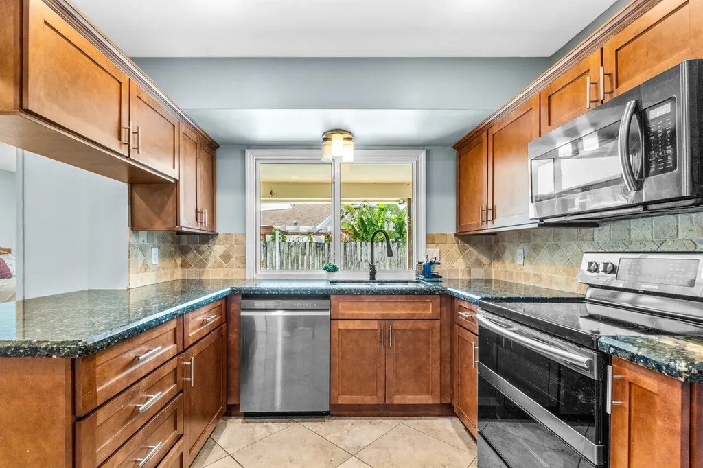 1352 Wyndcliff Drive Wellington FL 33414