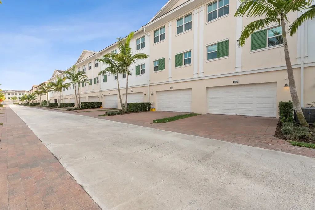 5393 Sagan Lane Palm Beach Gardens FL 33418
