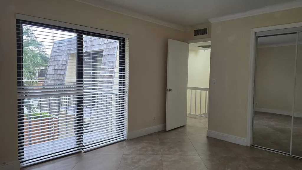 257 Lake Arbor Drive Palm Springs FL 33461