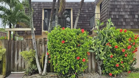 257 Lake Arbor Drive Palm Springs FL 33461