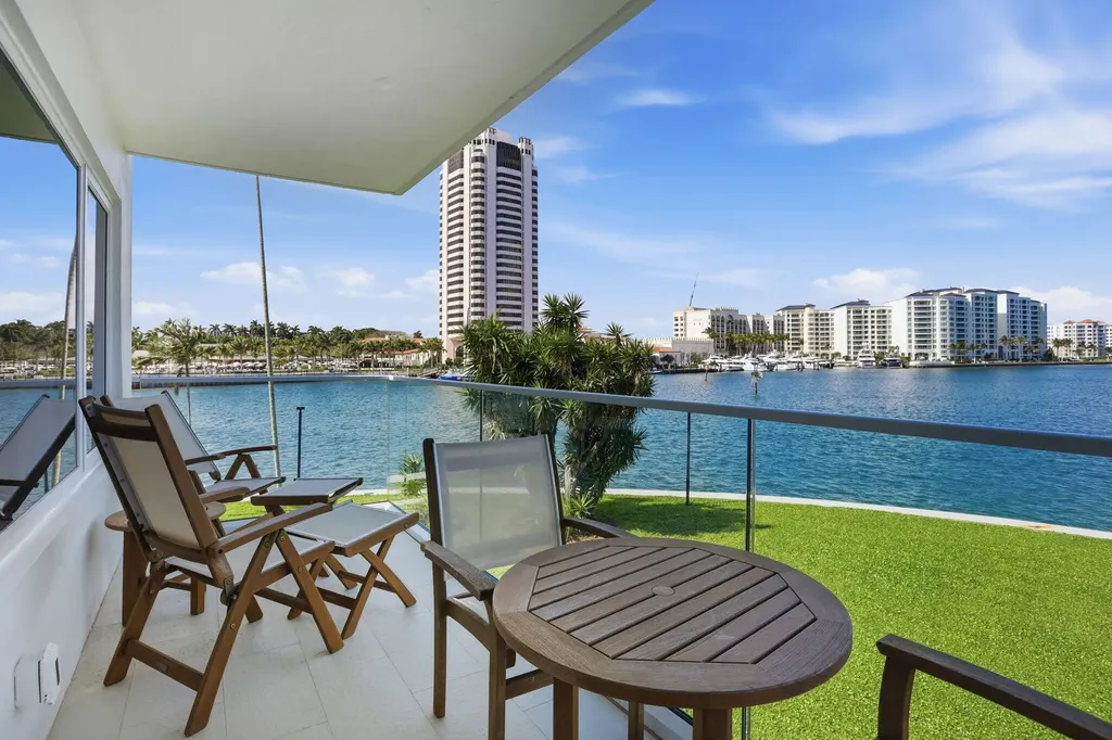 701 E Camino Real Boca Raton FL 33432