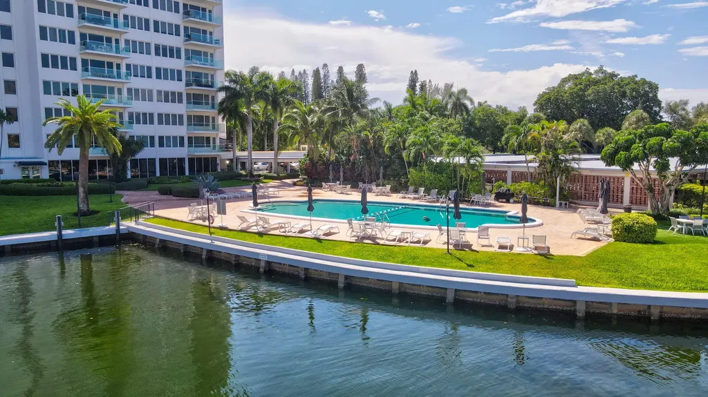 701 E Camino Real Boca Raton FL 33432