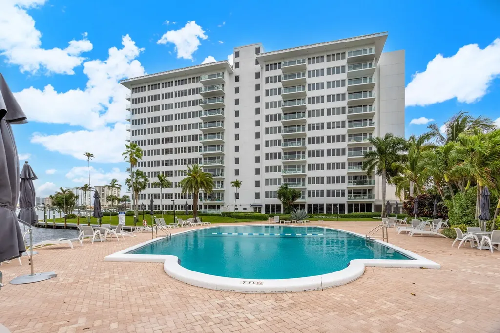 701 E Camino Real Boca Raton FL 33432