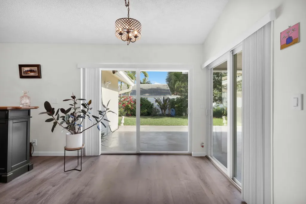 319 Sequoia Lane Boca Raton FL 33487