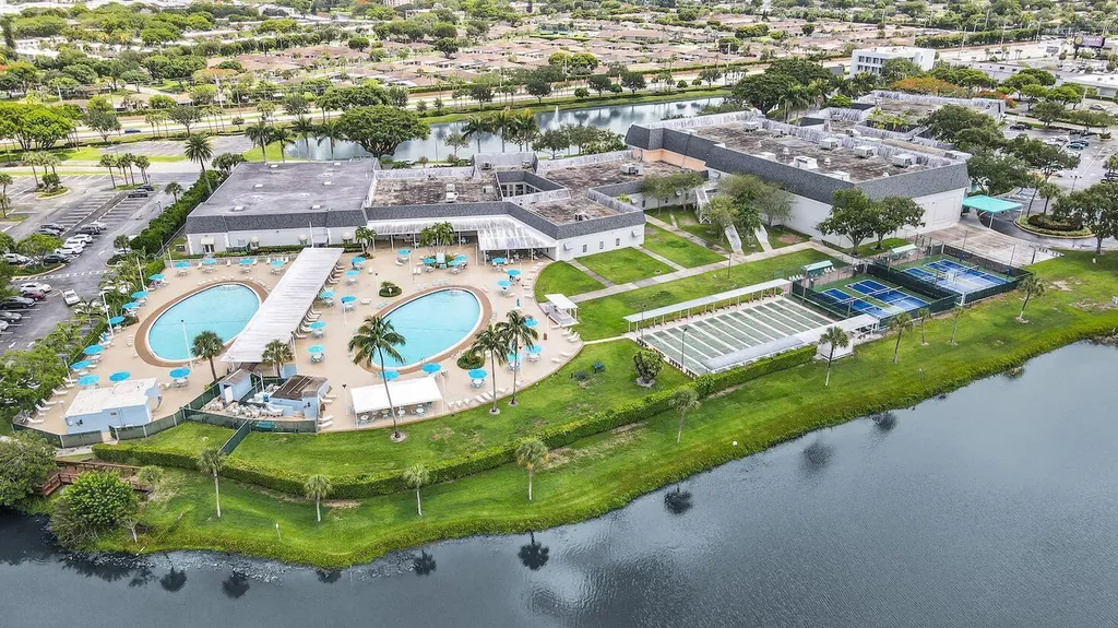 277 Brittany Delray Beach FL 33446