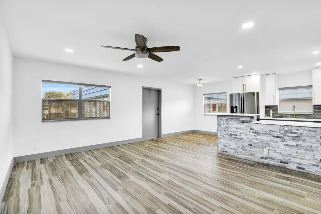 277 Brittany Delray Beach FL 33446