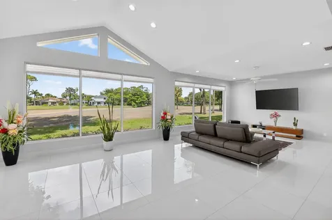 32 Estate Drive Boynton Beach FL 33436