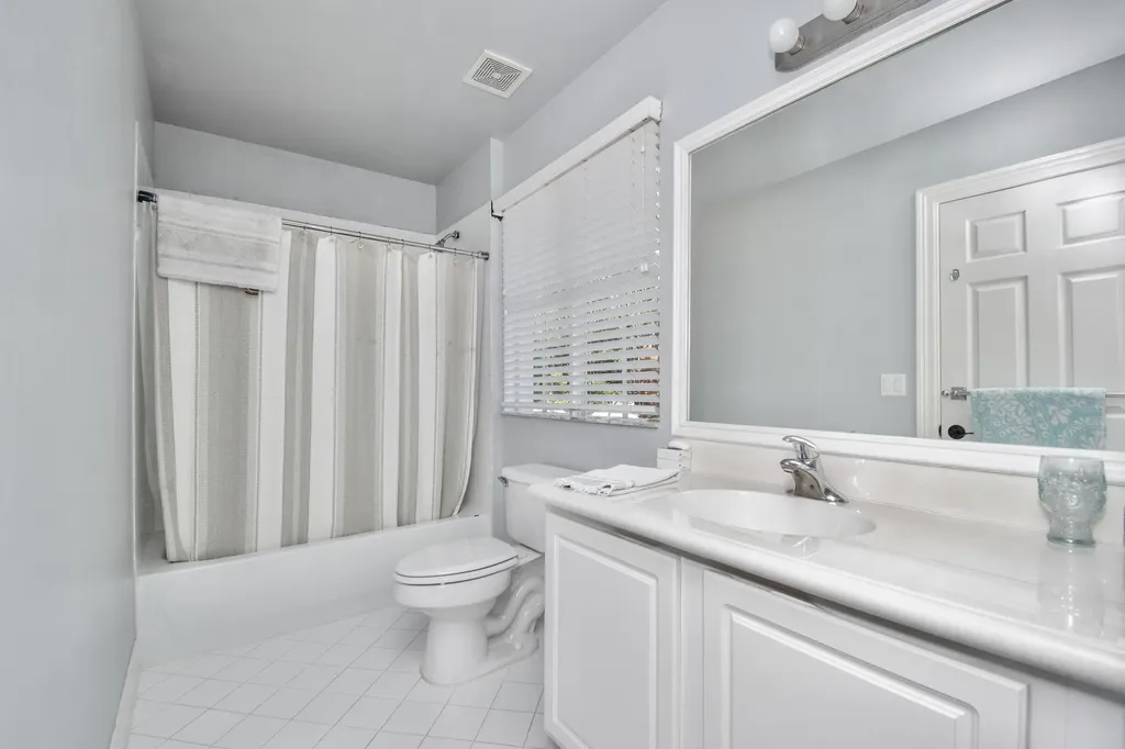 10833 Lake Wynds Court Boynton Beach FL 33437