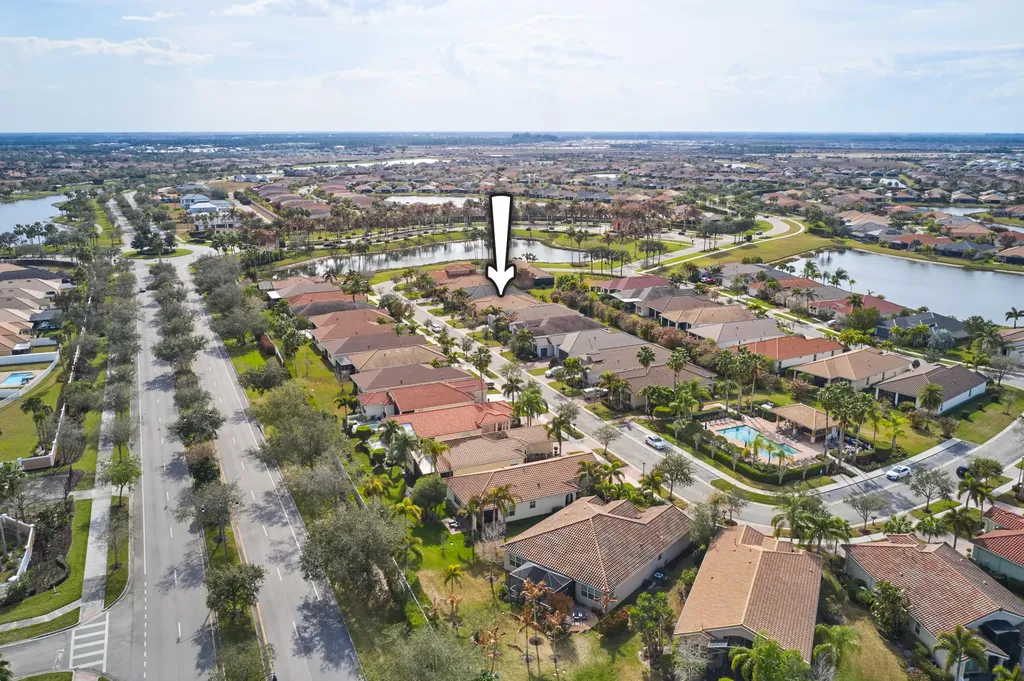 10095 SW Oak Tree Circle Port St Lucie FL 34987
