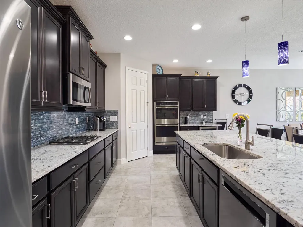 10095 SW Oak Tree Circle Port St Lucie FL 34987