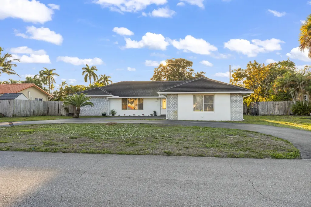 8361 Wilton Drive Lake Clarke Shores FL 33406