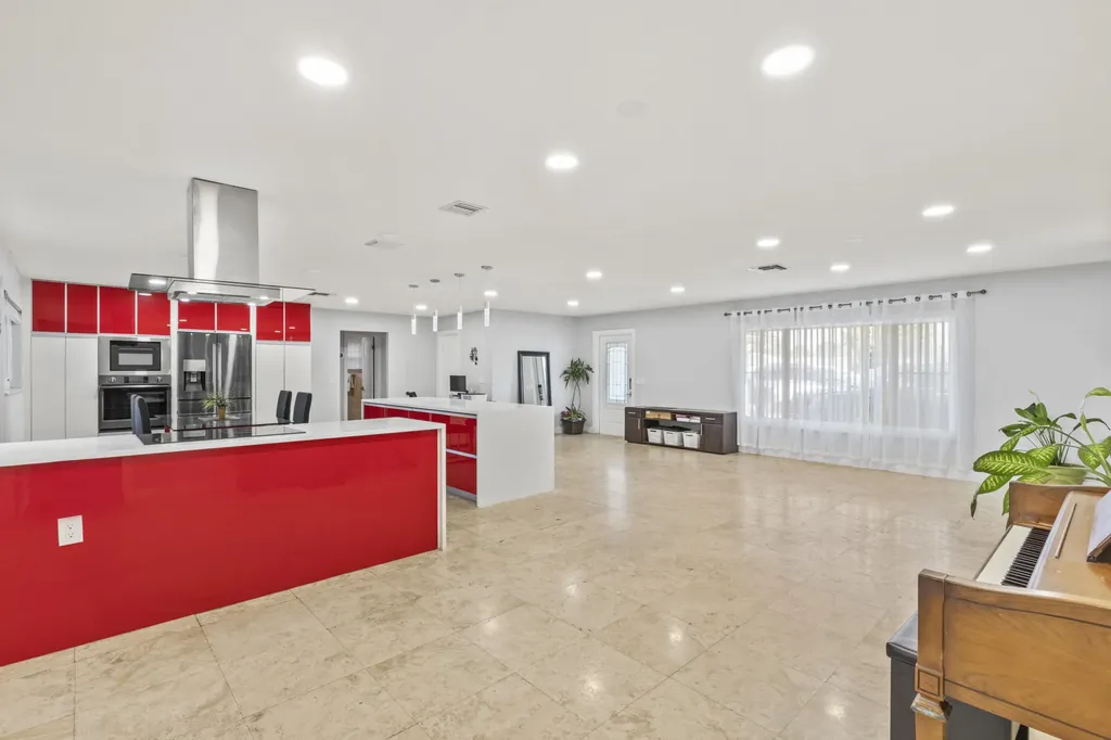 8361 Wilton Drive Lake Clarke Shores FL 33406