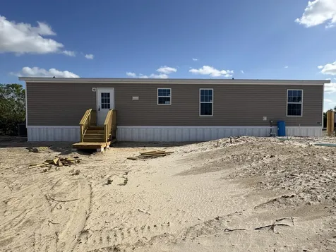 19033 NW 262nd Street Okeechobee FL 34972
