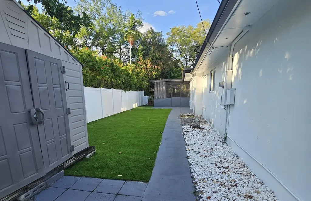 1124 Yale Drive Hollywood FL 33021
