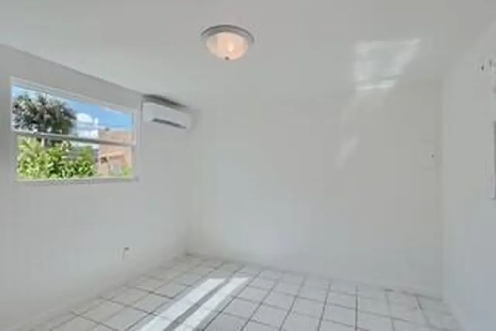 4710 Garden Avenue West Palm Beach FL 33405