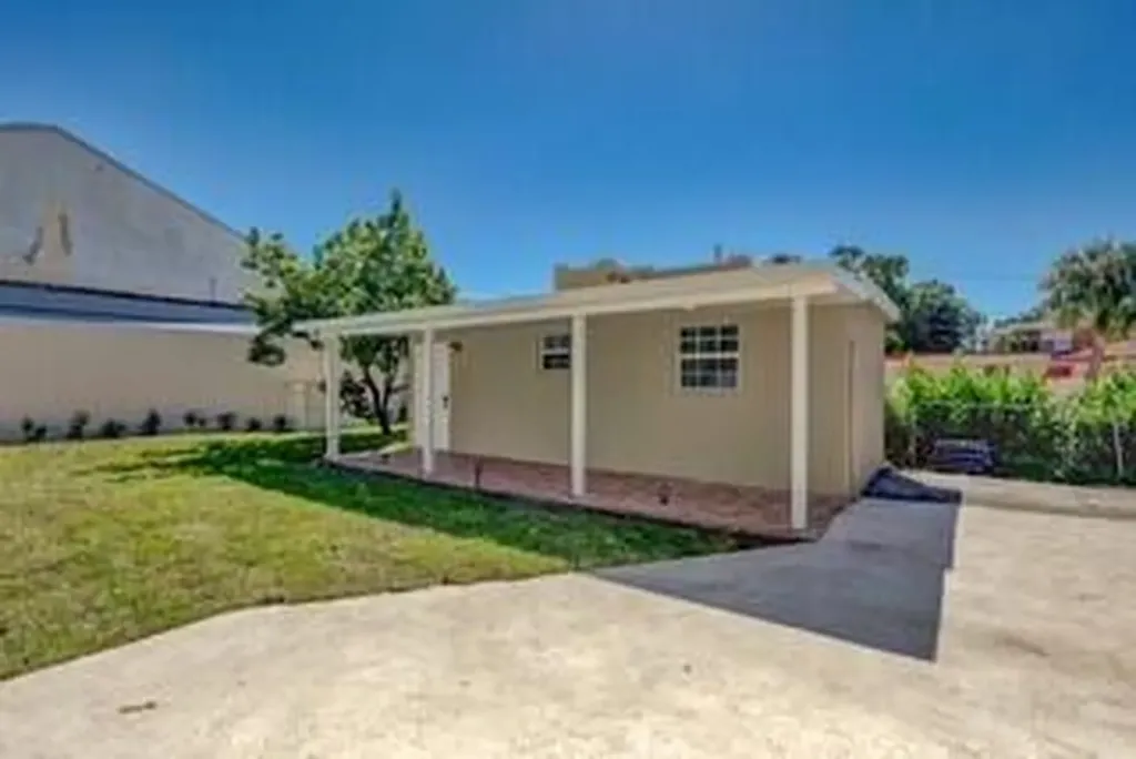 4710 Garden Avenue West Palm Beach FL 33405