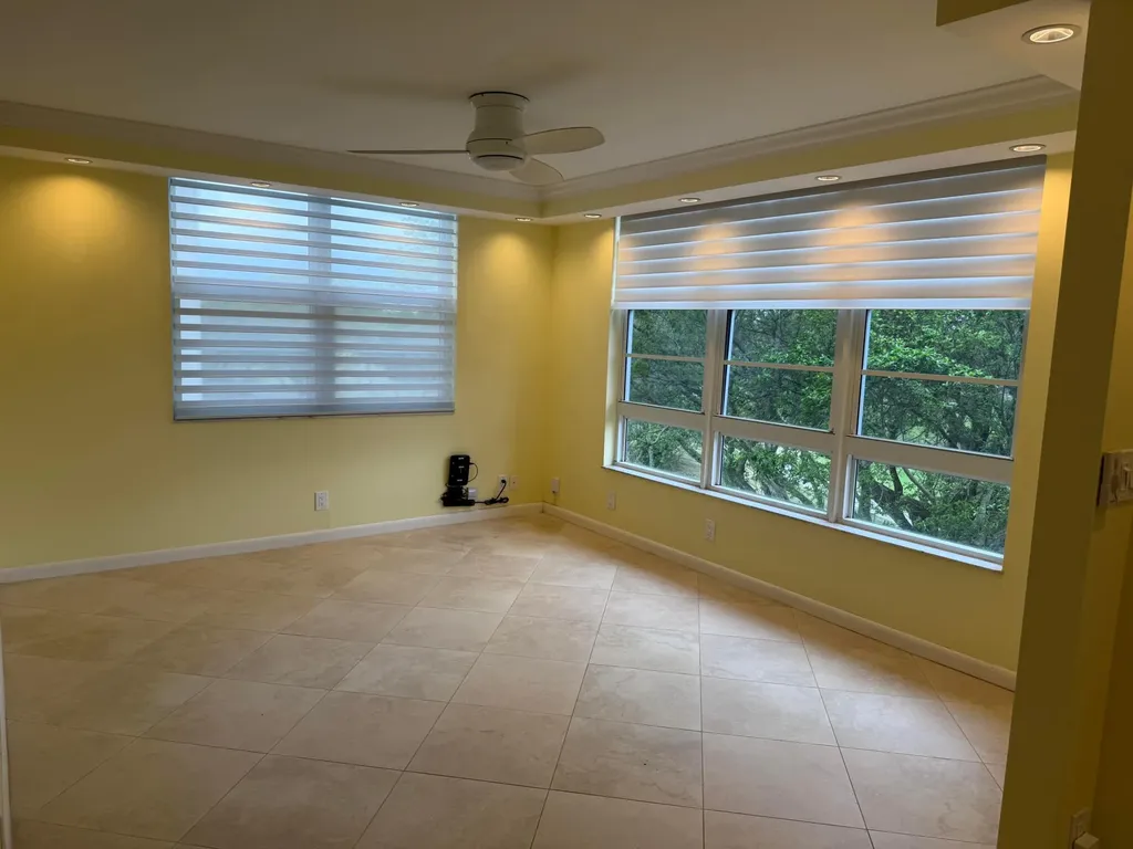 3930 Oaks Clubhouse Drive Pompano Beach FL 33069