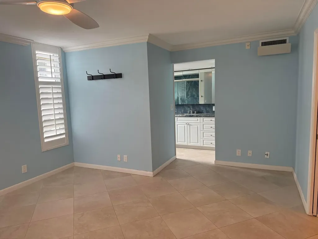 3930 Oaks Clubhouse Drive Pompano Beach FL 33069