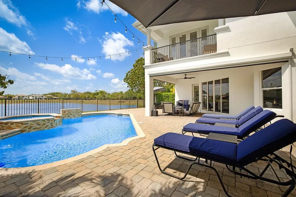 533 Edgebrook Lane West Palm Beach FL 33411
