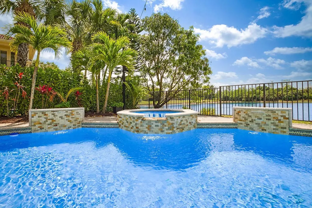 533 Edgebrook Lane West Palm Beach FL 33411